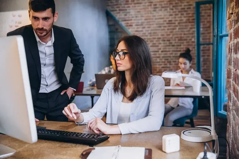 Cómo elegir la mejor agencia de Google Ads para tu negocio trabajando en las campañas agencia de google ads